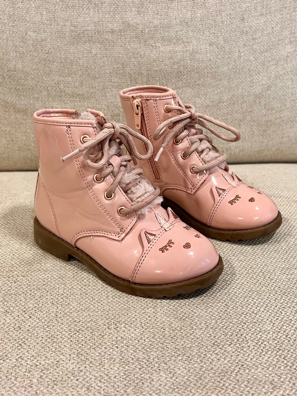 Wonder Nation Size 9 Girls Pink Unicorn Combat Boots Faux Fur Lined Patent Boots